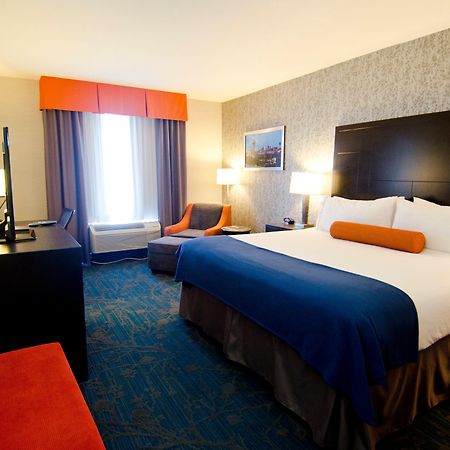 Holiday Inn Express Hotel & Suites Knoxville By Ihg Exterior photo
