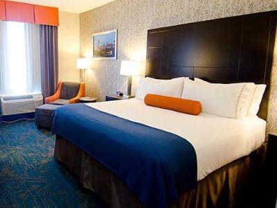 Holiday Inn Express Hotel & Suites Knoxville By Ihg Exterior photo