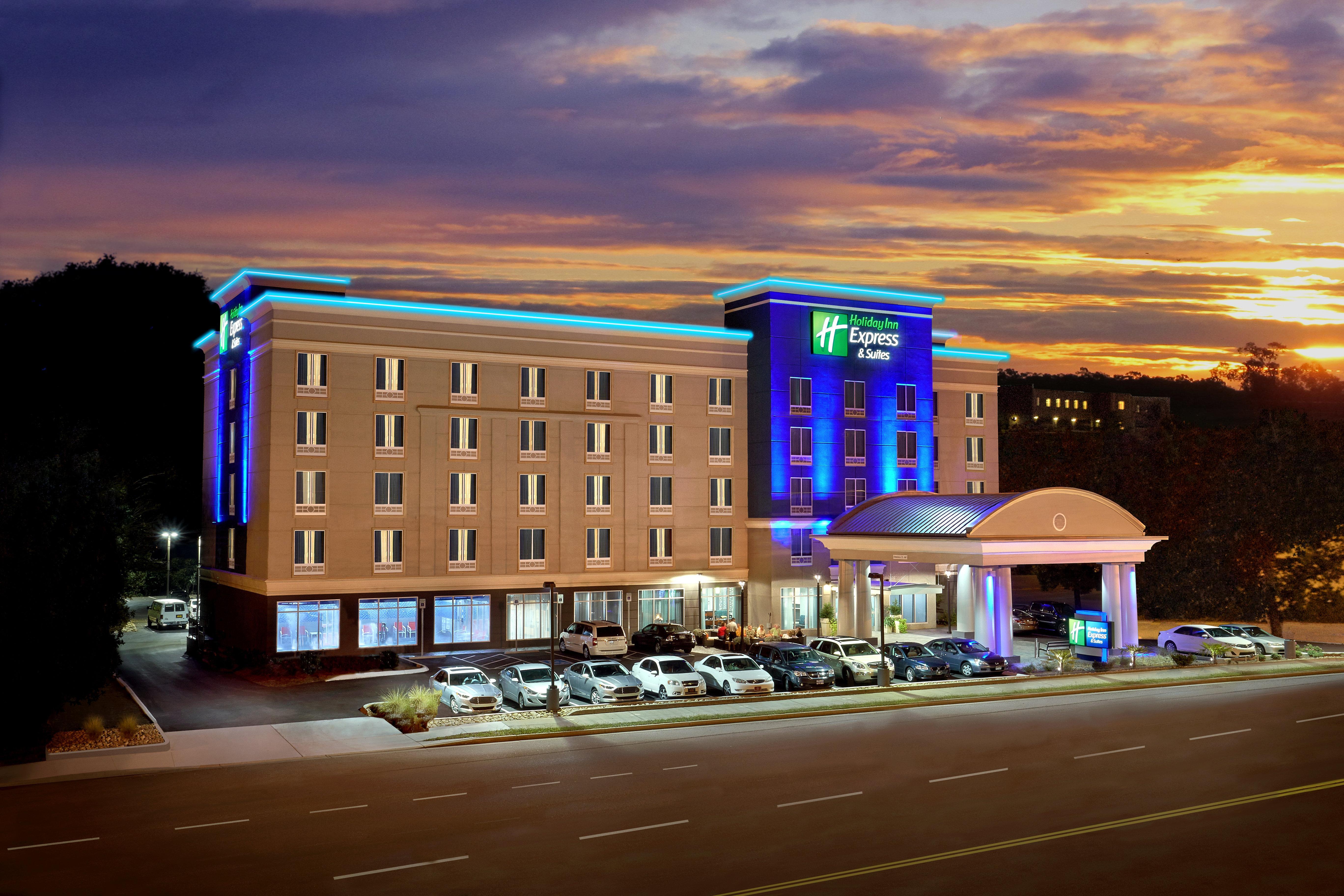 Holiday Inn Express Hotel & Suites Knoxville By Ihg Exterior photo